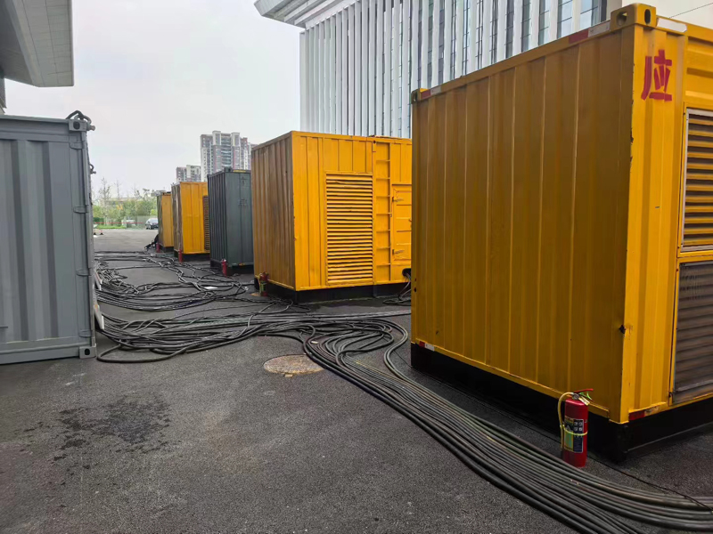 东兴不同季节柴油发电机组保养有哪些注意事项?